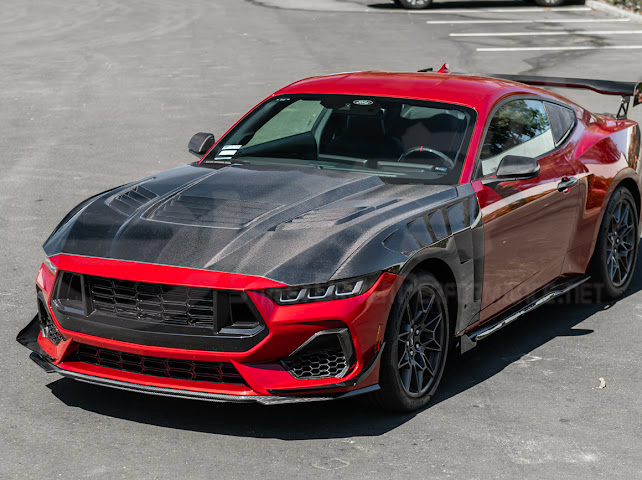 2024-UP FORD MUSTANG | SUPER SNAKE STYLE FRONT VENTED HOOD